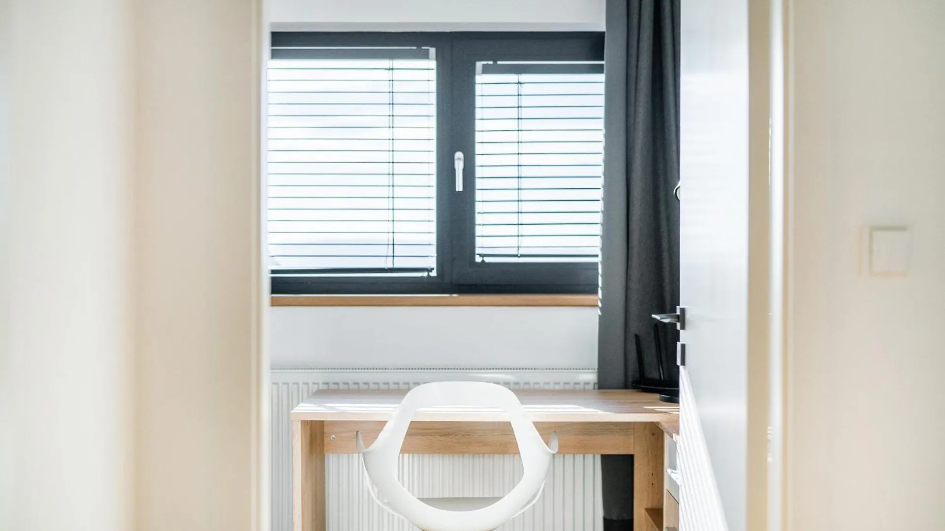 Dvouloznicovy Mezonetovy Apartman Se Dvema Koupelnami V Rodinne Vile Prag Lägenhet