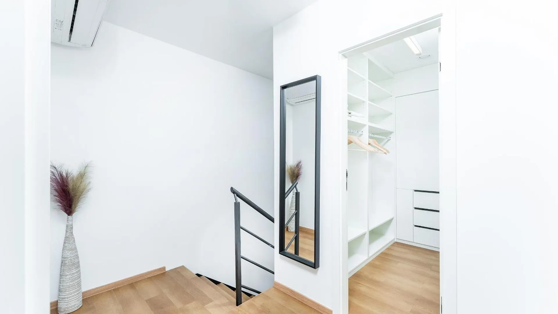 Dvouloznicovy Mezonetovy Apartman Se Dvema Koupelnami V Rodinne Vile Prag 0*,
