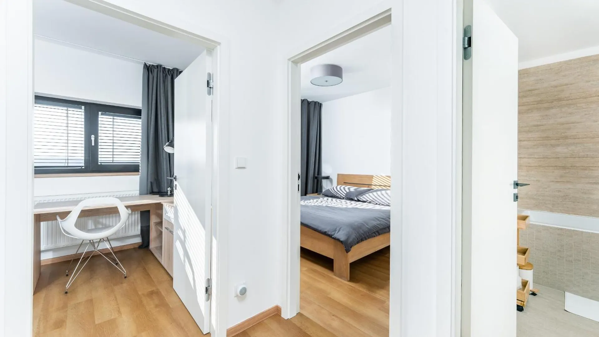 Dvouloznicovy Mezonetovy Apartman Se Dvema Koupelnami V Rodinne Vile Prag Lägenhet