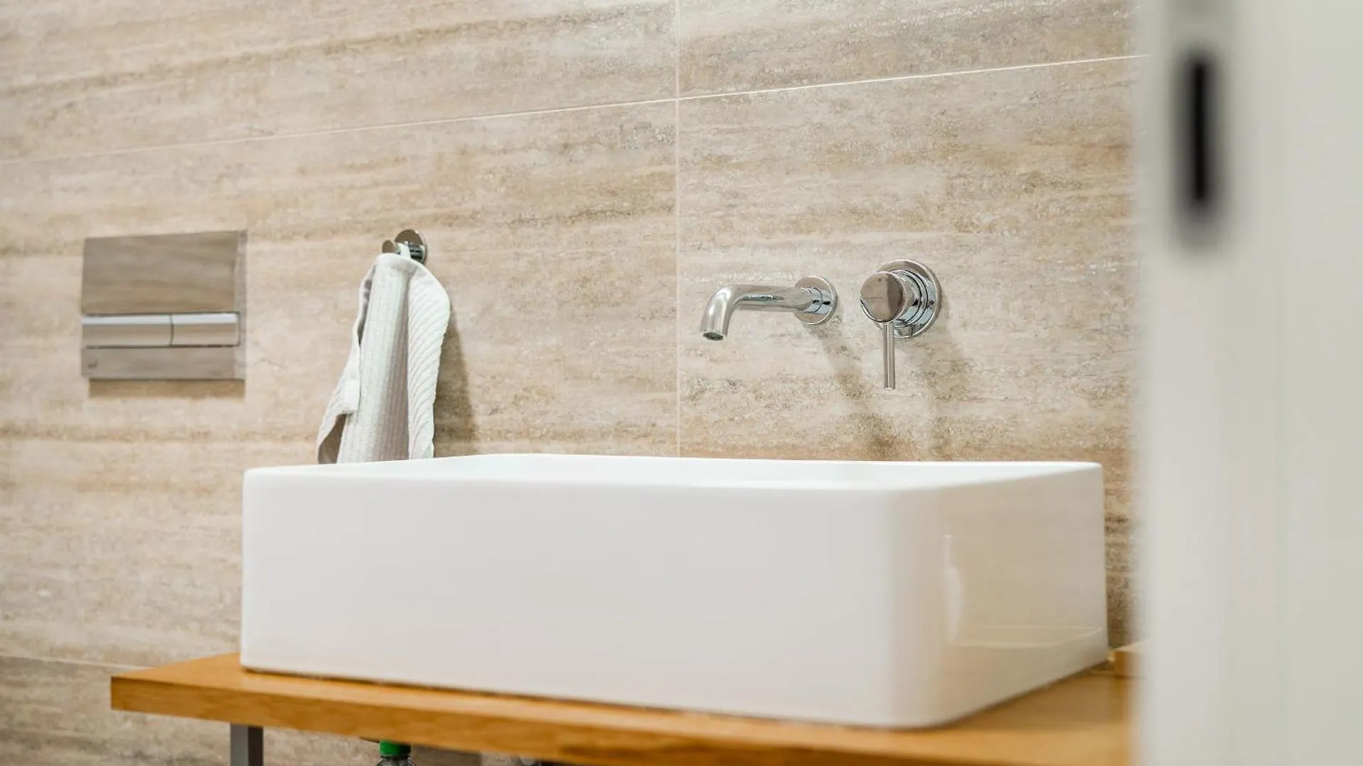 Dvouloznicovy Mezonetovy Apartman Se Dvema Koupelnami V Rodinne Vile Prag 0*,
