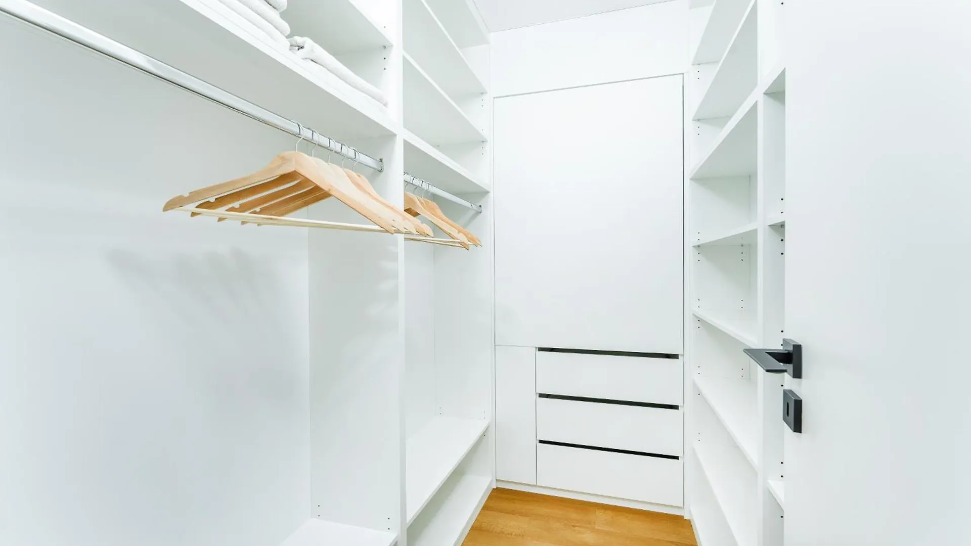 Dvouloznicovy Mezonetovy Apartman Se Dvema Koupelnami V Rodinne Vile Praha