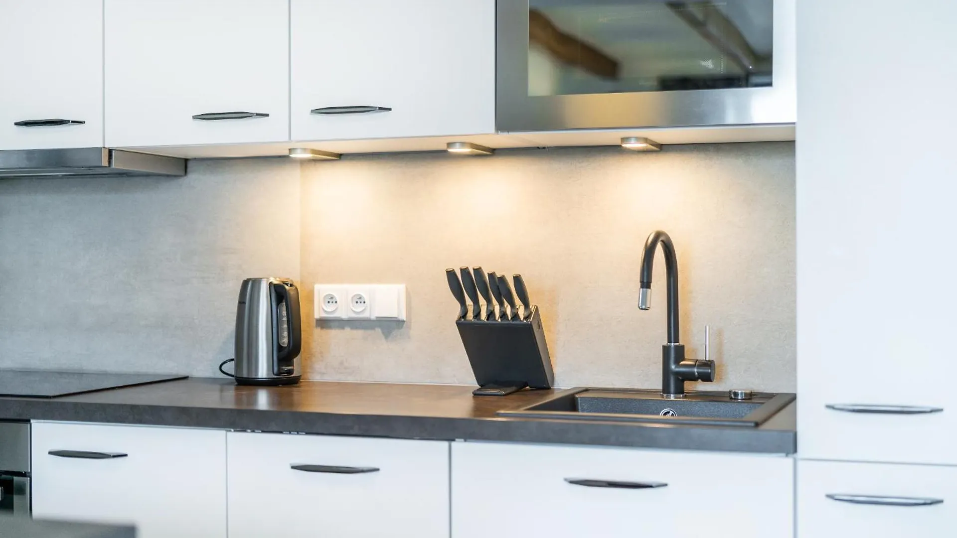 Dvouloznicovy Mezonetovy Apartman Se Dvema Koupelnami V Rodinne Vile Praha