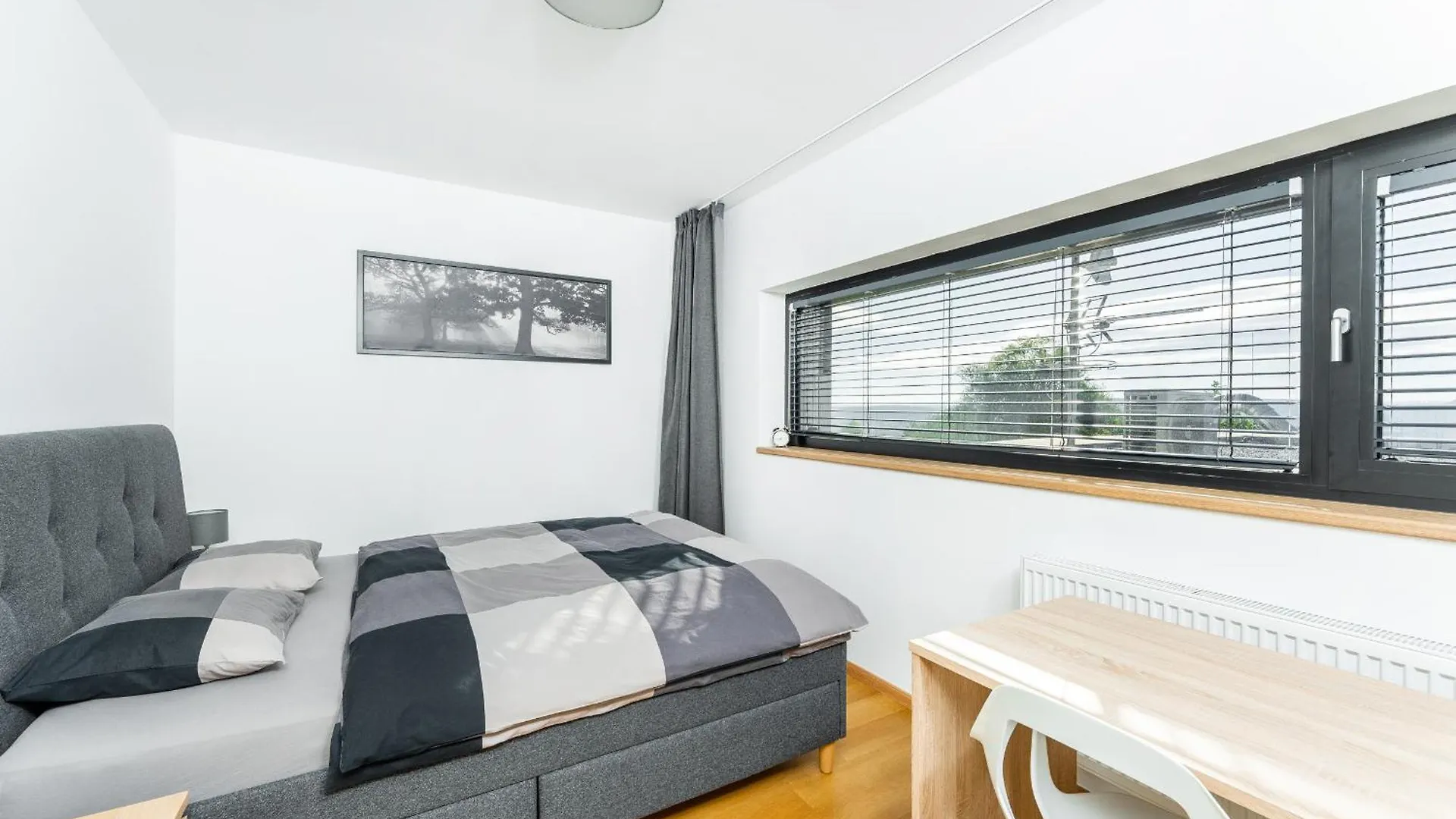 Dvouloznicovy Mezonetovy Apartman Se Dvema Koupelnami V Rodinne Vile Praha Apartmán